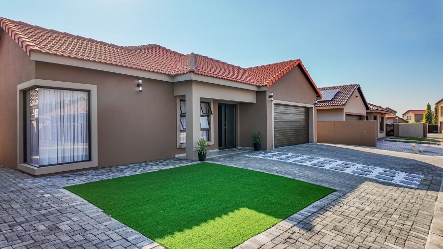 4 Bedroom Property for Sale in Waterkloof East North West